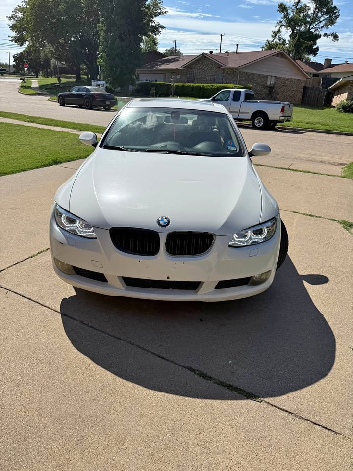 White 2009 BMW 328i E92 automatic coupe For Sale