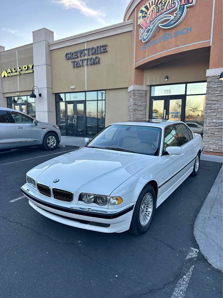 White 2001 BMW 750iL automatic sedan For Sale