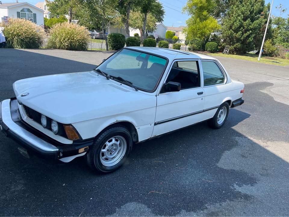 Classic 3 series white 1983 BMW 320i manual coupe For Sale