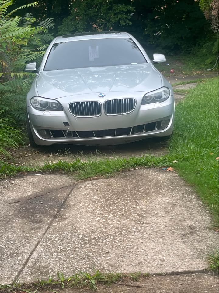 Silver 2011 BMW F10 528i sedan automatic For Sale
